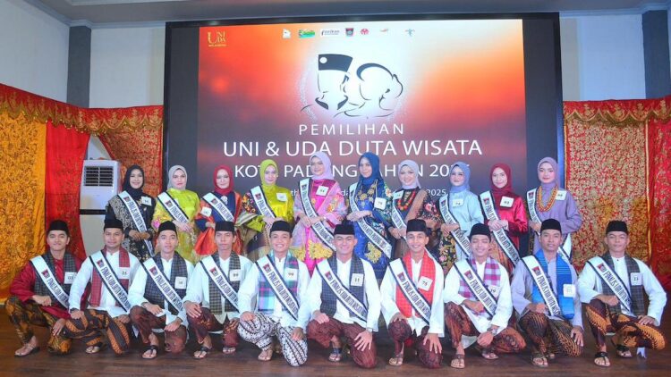 10 pasang lolos ke babak grand final pemilihan Uda Uni Duta Wisata kota Padang. (dok. Prokopim)
