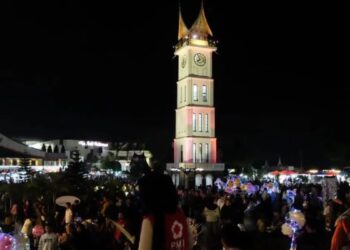 Pemko Bukittinggi Kembangkan Wisata Sejarah dan Edukasi, Hadirkan Konsep Heritage Walk 1 Jam Gadang Bukittinggi Dipadati Ribuan Orang saat Malam Tahun Baru