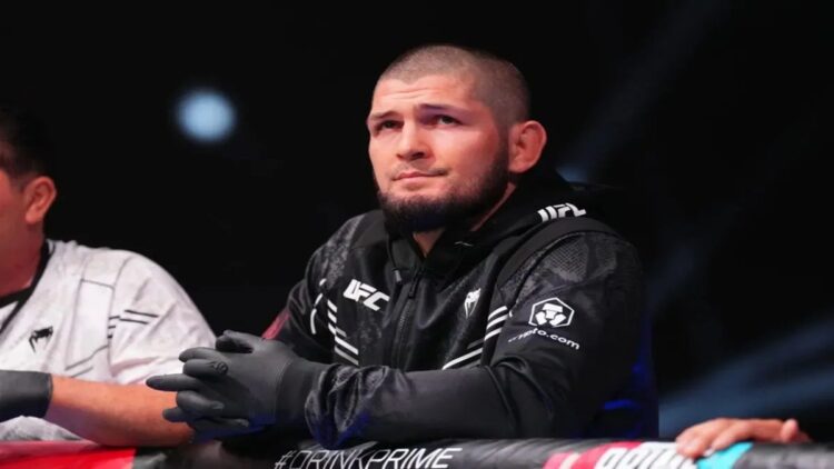 Khabib Nurmagomedov Klarifikasi Insiden Dikeluarkan dari Pesawat Frontier Airlines: Saya Tetap Tenang 1 Mantan juara kelas ringan Ultimate Fighting Championship (UFC) Khabib Nurmagomedov. (Laman MMA Fighting/Josh Hedges/Zuffa LLC via Getty Images)