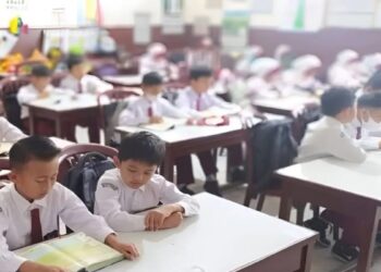Pemkab Pasaman Kucurkan Rp8,6 Miliar Lanjutkan Pendidikan Gratis SMA/SMK di 2025 1 Program Makan Bergizi Gratis Digulirkan di Bukittinggi, Uji Coba Dimulai di 6 Sekolah