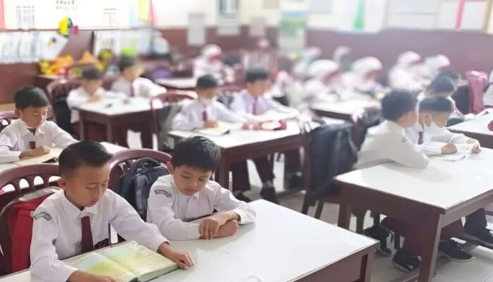 Pemkab Pasaman Kucurkan Rp8,6 Miliar Lanjutkan Pendidikan Gratis SMA/SMK di 2025