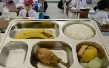 Salah satu menu makanan untuk Program Makan Bergizi Gratis (MBG) di sekolah dasar. Badan Gizi Nasional (BGN) menyampaikan penundaan MBG di Kota Bukittinggi dari rencana awak yang telah ditetapkan diselenggarakan pada Senin (13/1). (Antara/HO-Dokumen Pribadi)
