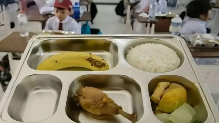 Salah satu menu makanan untuk Program Makan Bergizi Gratis (MBG) di sekolah dasar. Badan Gizi Nasional (BGN) menyampaikan penundaan MBG di Kota Bukittinggi dari rencana awak yang telah ditetapkan diselenggarakan pada Senin (13/1). (Antara/HO-Dokumen Pribadi)