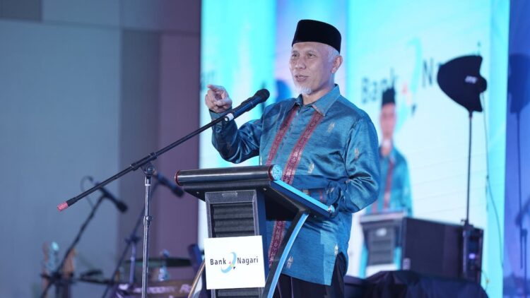 Gubernur Sumbar: Layanan Ollin by Nagari Adalah Langkah Maju Bank Nagari 1 Gubernur Mahyeldi saat memberi sambutan di acara peluncuran Ollin by Nagari. (dok. adpsb)