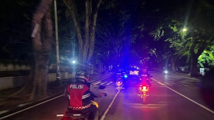 Polisi melakukan patroli untuk menekan aksi tawuran dan balap liar. (Foto: Dok. Ist)