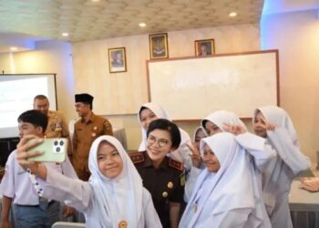 Program “Jaksa Mengajar” Kejati Sumbar Berlanjut di 2025, Fokus Pendidikan Hukum Generasi Muda