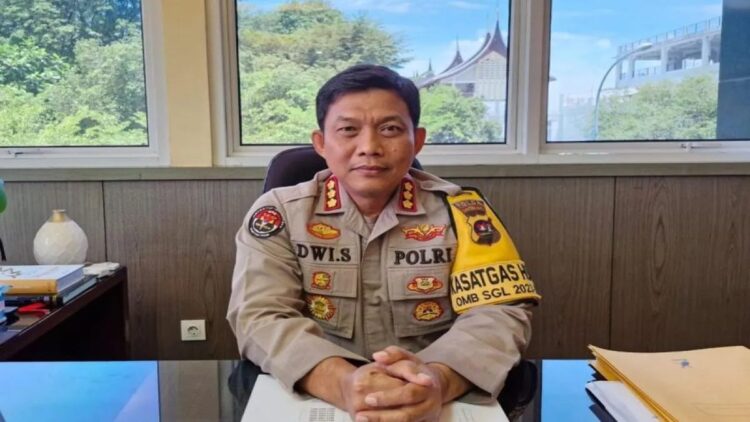 Tingkatkan Profesionalisme Anggota Polri, Kapolda Sumbar Luncurkan Empat Perintah Harian 1 Kepala Bidang Humas Polda Sumbar Kombes Pol Dwi Sulistyawan di Padang, Kamis. (Antara)