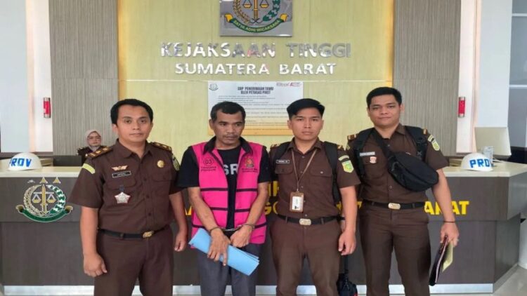 Penyidik Rampungkan Kasus Korupsi Dana Operasional Pemkab Dharmasraya, Kerugian Negara Capai Rp3,098 Miliar 1 Kejati Sumbar selesaikan penyidikan kasus dugaan korupsi dana operasional Pemkab Dharmasraya. (Foto: Dok. Ist)