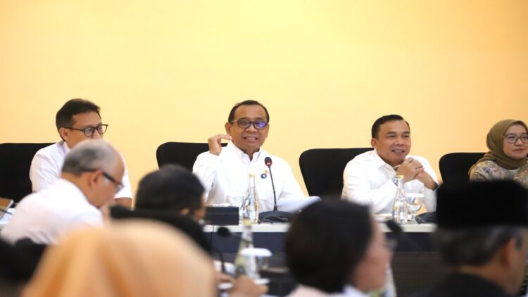 Menko PMK Pratikno dalam Rapat Koordinasi Tingkat Menteri (RTM. (Foto: KemenkoPMK)