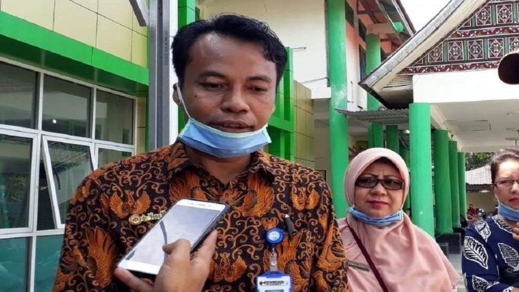 Direktur RSUD TIB, dr. Yong Marzuhaili, M.KM, Rabu. (ANTARA/Heri Sumarno).