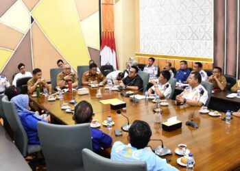 Pemko Padang bertemu dengan perwakilan PSM yang membawahi Trans Padang. (dok. Humas)