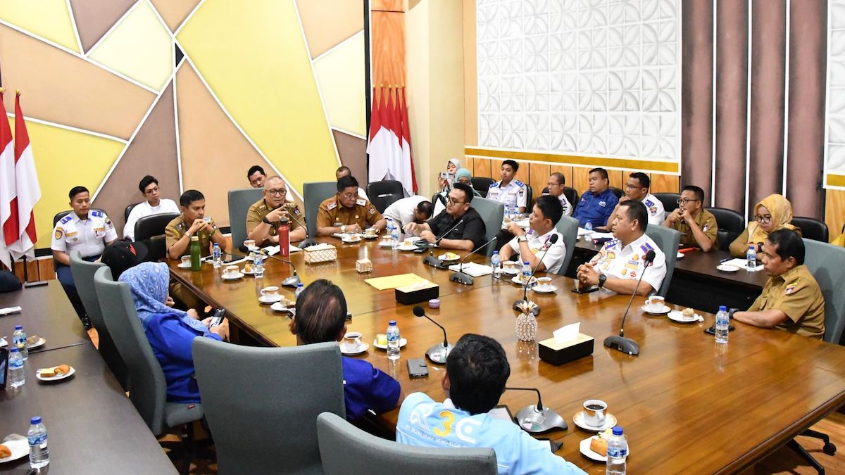 Pemko Padang bertemu dengan perwakilan PSM yang membawahi Trans Padang. (dok. Humas)