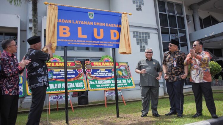 Pj Wako Andree Algamar hadiri peresmian BLUD UPTD BKOM dan Pelkes Sumbar. (dok. Prokopim)