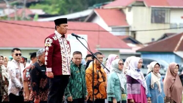 Awali kerja diawal tahun Pemko Padangpanjang, gelar apel bersama diikuti seluruh ASN. (ANTARA/ Isril Naidi)