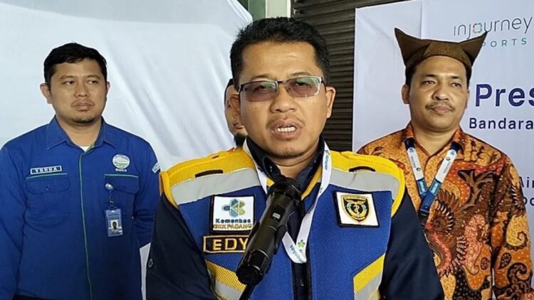 BKK Padang Temukan Sertifikat Meningitis Palsu, Calon Jemaah Umrah Diimbau Waspada 1 Kepala BKK Kelas I Padang Mawari Edy. (dok. Muhammad Zulfikar/Antara)