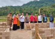 Bedah Rumah Warga dari Sepablock, PT Semen Padang Berkomitmen Kurangi Angka Kemiskinan di Padang