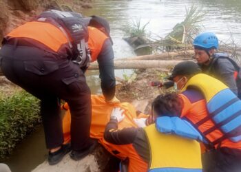 Terseret Arus Sungai, Dua Warga Pessel Ditemukan Meninggal Dunia