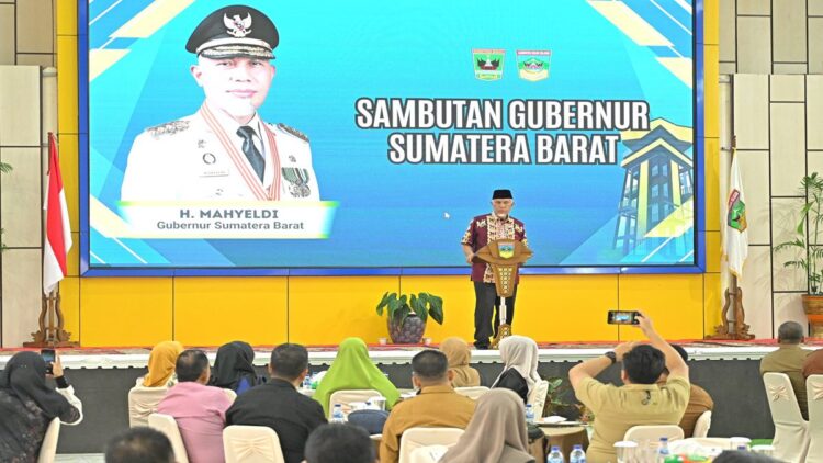 Percepat Laju Pembangunan Daerah, Pemprov Sumbar-Pemkab Solsel Sepakati Kerjasama di Sejumlah Bidang 1 Pemerintah Provinsi Sumatera Barat (Pemprov Sumbar) dan Pemerintah Kabupaten Solok Selatan sepakati kerjasama intensif pada sejumlah bidang untuk mempercepat laju pembangunan. (Foto: Istimewa)