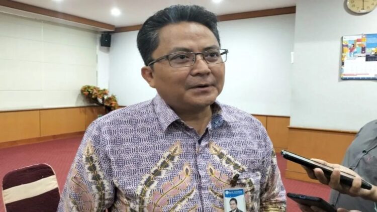BI Perkirakan Ekonomi Sumbar Tumbuh hingga 5,2% pada 2025, Didorong Kebijakan Penurunan Suku Bunga 1 Kepala BI Perwakilan Provinsi Sumbar Mohamad Abdul Majid Ikram saat diwawancarai di Padang, Kamis (23/1/2025). (ANTARA/Muhammad Zulfikar)