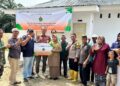 Bantuan pembangunan MCK oleh PTPN IV Regional 4. (dok. Humas)