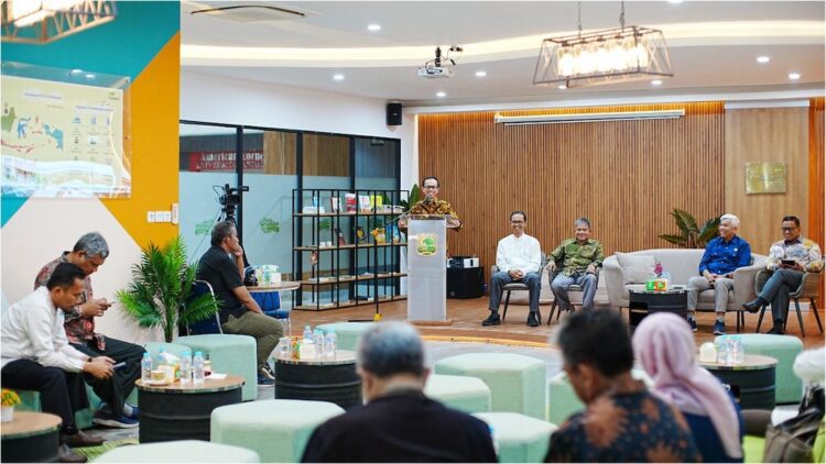 Unand Buka Penerimaan untuk 7.835 Mahasiswa Baru, Hadirkan Prodi Baru untuk Era Digital 1 Coffee morning di Unand terkait penerimaan mahasiswa baru. (dok. Humas)