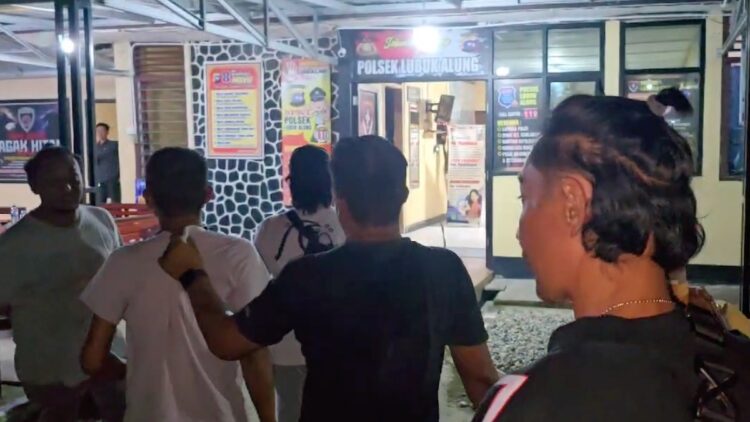 Dua pelaku maling ternak diamankan Tim Gagak Hitam Polres Padang Pariaman. (dok. istimewa)