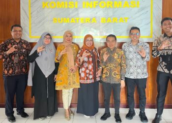 Jajaran komisioner Komisi Informasi Sumbar. (dok. istimewa)