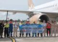 Pengisian bahan bakar Avtur perdana di Bandara Singkawang, Kalimantan Barat, Senin (20/1/2025). (dok. ANTARA/HO-PT Pertamina Patra Niaga)
