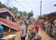 Empat Warga Tertimbun Longsor di Kota Batam