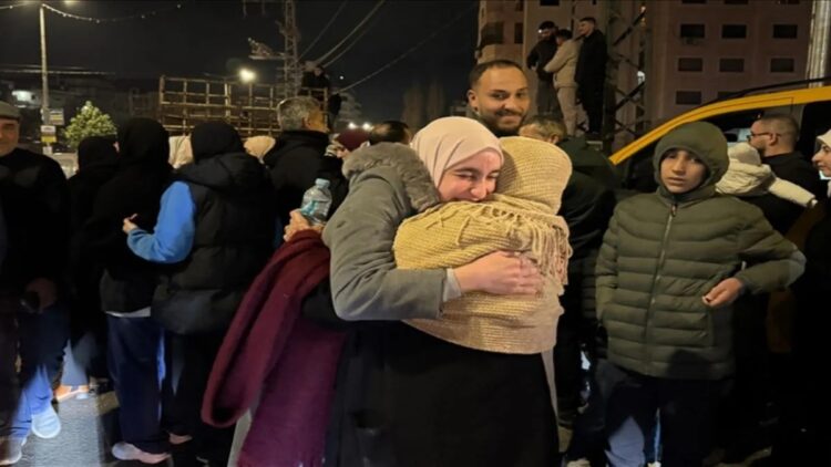 Setelah lebih dari 16 bulan di penjara Israel, Rose Khwais, remaja Palestina berusia 17 tahun, tahanan wanita termuda yang pernah ditahan Israel, dibebaskan melalui kesepakatan gencatan senjata Gaza dan pertukaran tahanan. /ANTARA/Anadolu/py