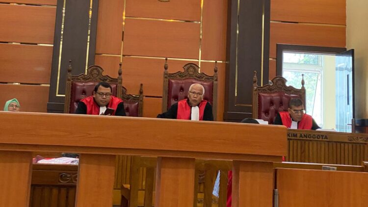 Terbukti Lakukan Penipuan, Bobi Putra Irawan Divonis 28 Bulan Penjara 1 Vonis sidang kasus penipuan dengan terdakwa Bobi Irawan Putra dengan vonis 28 bulan penjara. (dok. istimewa)