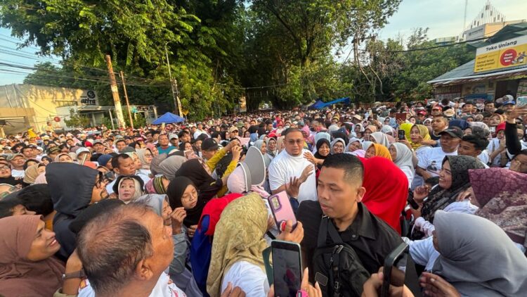 100 Ribuan Orang Ikuti Jalan Sehat HUT ke-17 Partai Gerindra di Kota Padang, Sumbar 1 100 ribuan orang hadiri jalan sehat Gerindra