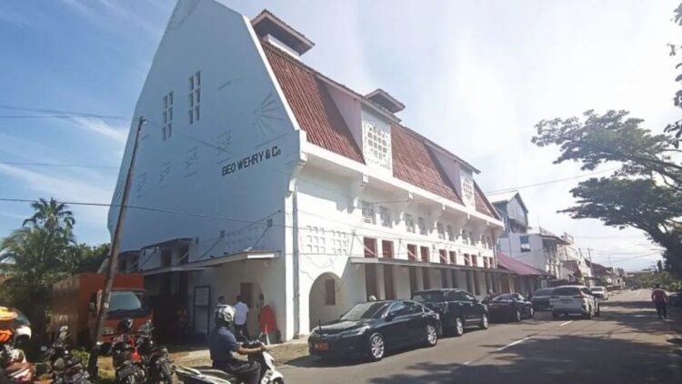 Kota Tua menjadi salah satu kawasan wisata yang menarik di Kota Padang. (ANTARA/Miko Elfisha)