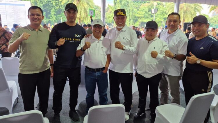 Gubernur Mahyeldi Kumpulkan Kepala Daerah Terpilih di Sumbar untuk Harmonisasi dan Singkronisasi Program 1 Gubernur Mahyeldi kumpulkan Kepala Daerah yang menang Pilkada Sumbar di Jakarta. (dok. adpsb)