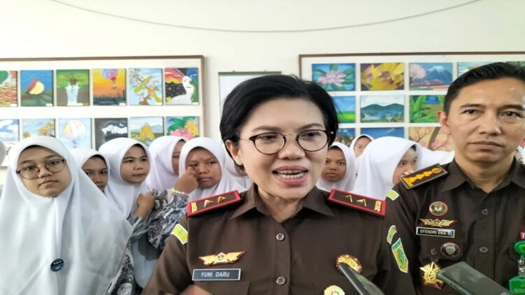 Kejati Sumbar Tegaskan Komitmen Berantas Narkoba dengan Tuntutan Hukuman Berat 1 Kepala Kejaksaan Tinggi Sumbar Yuni Daru Winarsih. ANTARA/FathulAbdi