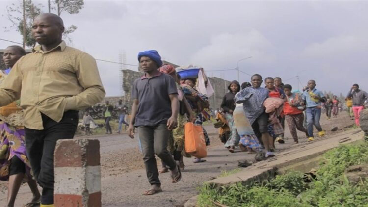 UNHCR Ajukan Permohonan Darurat 40,4 Juta Dolar AS Tangani Krisis Pengungsi dari Kongo 1 Ilustrasi - Warga Kongo berbondong-bondong mengungsi. /ANTARA/Anadolu/py