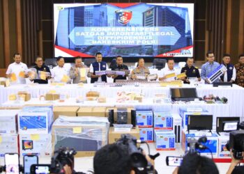 Konferensi pers Satgas Importasi Ilegal di Bareskrim Polri dimana digagalkan penyelundupan empat jenis barang. (dok. Polri)