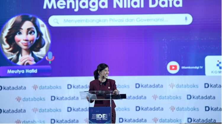 Menteri Komunikasi dan Digital (Menkomdigi) Meutya Hafid menegaskan pentingnya keamanan siber dan pengembangan talenta digital sebagai fondasi utama perlindungan data pribadi di era digital. Hal tersebut disampaikan Mnekomdigi dalam Indonesia Data and Economic (IDE) Katadata 2025 di Jakarta Selatan, Selasa (18/2/2025). (Foto: Humas Kemkomdigi)