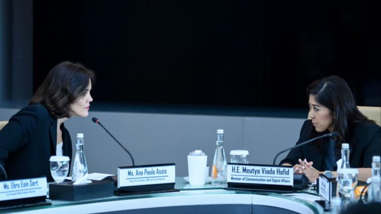 Menkomdigi Meutya Hafid Ajak IBM Percepat Transformasi Digital Indonesia 1 Menkomdigi Meutya Hafid dengan petinggi IBM. (dok. istimewa)