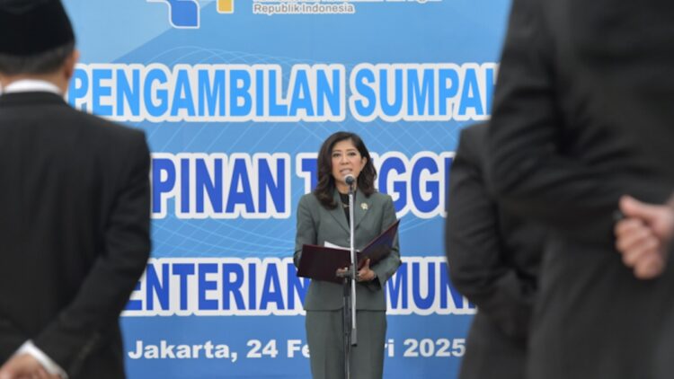 Menkomdigi Lantik 11 Pejabat Tinggi Pratama Tahap Ketiga untuk Tingkatkan Kinerja 1 Menteri Meutya Hafid lantik sejumlah pimpinan tinggi di Kemkomdigi. (dok. istimewa)