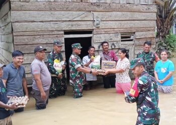 PTPN IV beri bantuan korban banjir Desa Jangga. (dok. istimewa)