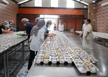 Digitalisasi MBG, Pemerintah Siapkan Sistem Pemantauan Gizi 82 Juta Anak 3 Presiden Prabowo kunjungi dapur makan bergizi gratis di Rawamangun. (dok. PCO RI)