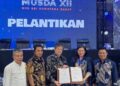 Viona Pimpin DPD REI Sumbar, Sejarah Baru di Dunia Properti 2 Penyerahan SK Ketua DPD REI Sumbar usai acara pelantikan beberapa waktu lalu. (dok. istimewa)