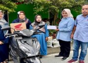 Andre Rosiade Hadiahkan Sepeda Motor untuk Guru Honorer di Jorong Cubadak Kabupaten Solok