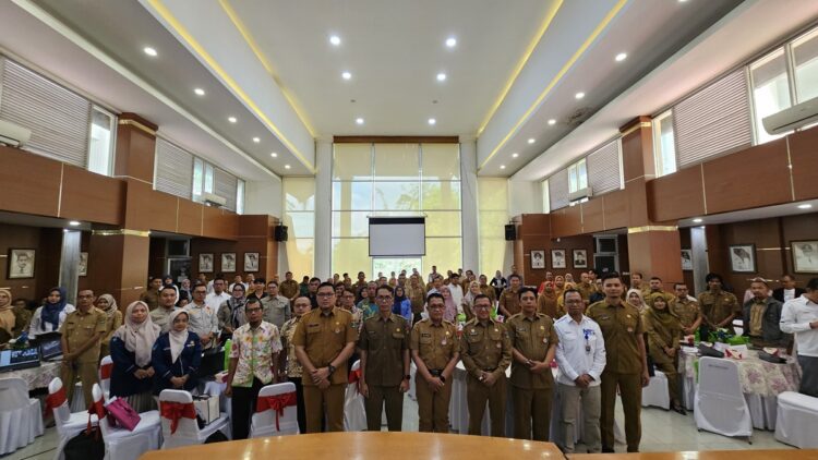 Pemprov Sumbar Luncurkan E-Katalog Versi 6 Terintegrasi dengan Bank Nagari, Percepat Pengadaan Barang dan Jasa 1 Biro Pengadaan Barang dan Jasa Pemprov Sumbar menggelar live testin e-katalog teritegrasi engan Bank Nagari. (Foto: Dok. Istimewa)