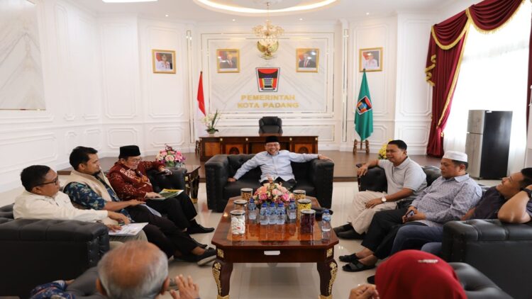 Wawako Padang Maigus Nasir menerima kunjungan Baznas Padang. (Foto: Dok. Istimewa)