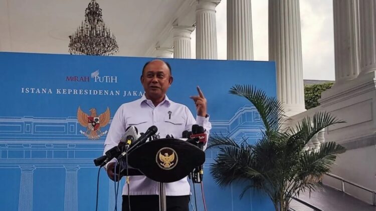 Kepala Badan Gizi Nasional (BGN) Dadan Hindayana memberikan keterangan di Istana Kepresidenan Jakarta, Senin (24/2/2025). (ANTARA/Mentari Dwi Gayati)