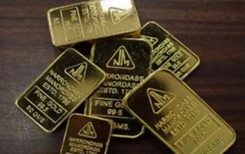 Ilustrasi - Emas batangan Aneka Tambang (Antam) di sebuah gerai emas. ANTARA FOTO/Ari Bowo Sucipto/nym/am.