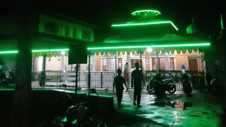 Jamaah Tarekat Naqsabandiyah di Lubuk Kilangna memulai tarawih Rabu malam dan puasa pada Kamis. (dok. istimewa)