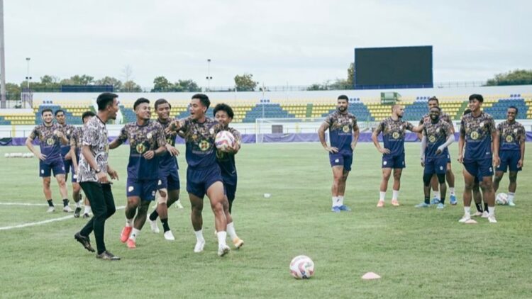 Kembali ke Stadion Demang Lehman, Barito Putera Target Kalahkan Semen Padang FC 1 Latihan para pemain Barito Putra jelang laga melawan Semen Padang FC. (dok. istimewa)